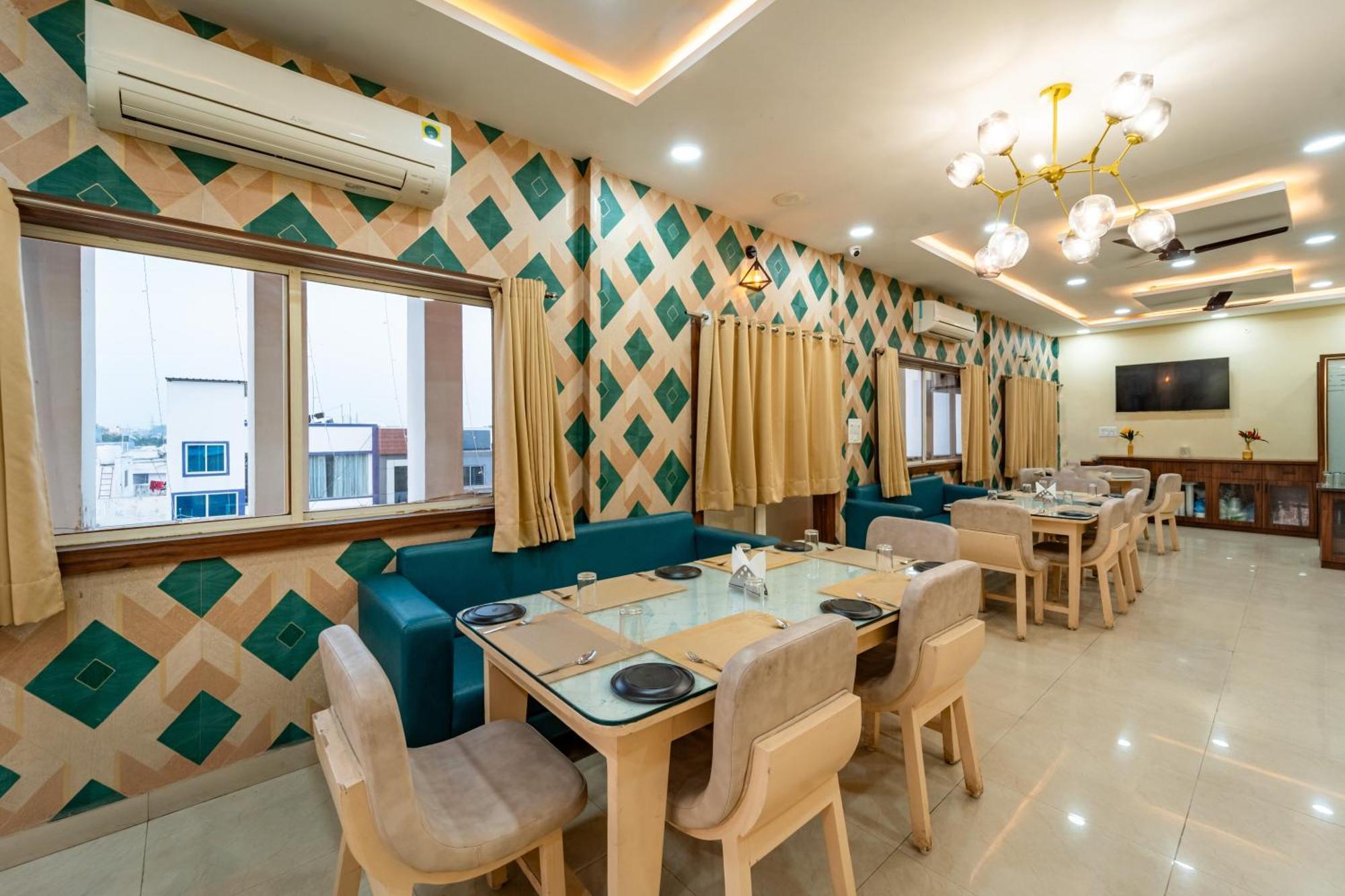 Отель Treebo Premium Zorba Бхопал Экстерьер фото